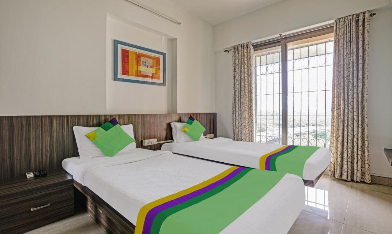 Treebo Welcome Apartments Мумбай Екстериор снимка
