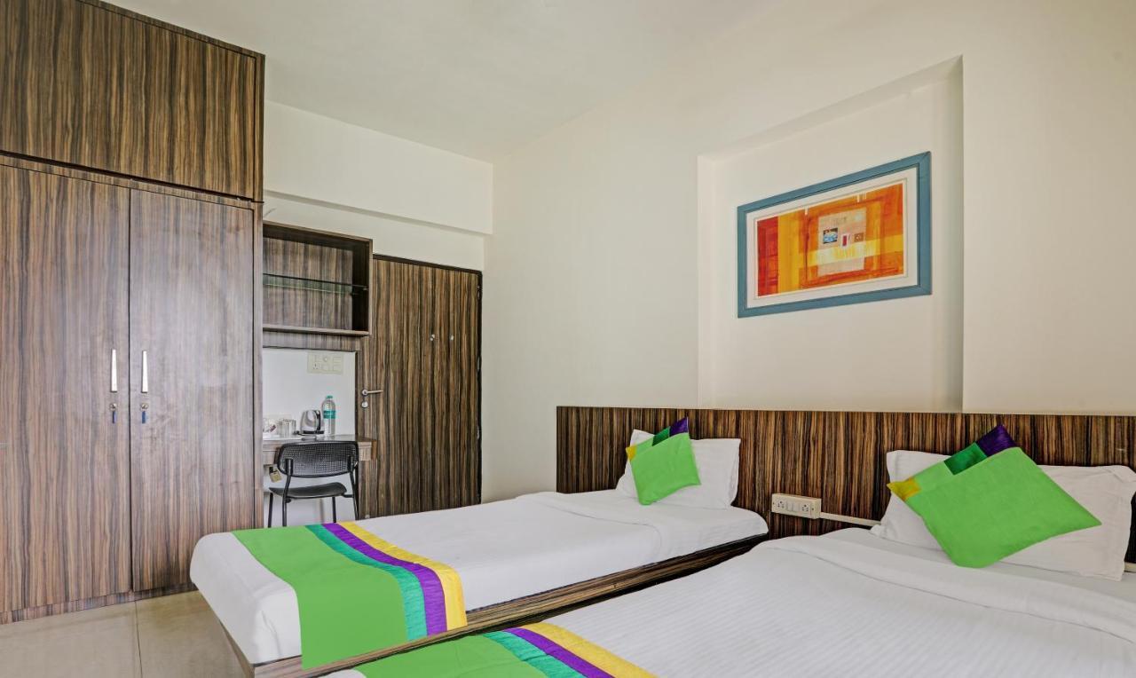 Treebo Welcome Apartments Мумбай Екстериор снимка